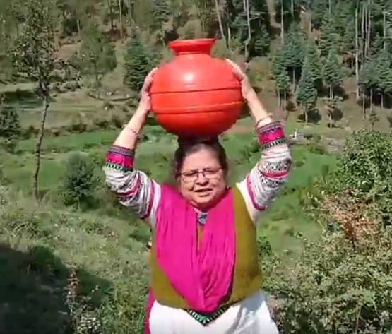 उत्तराखंडः CM से ट्रांसफर मांगा तो हुई थीं सस्पेंड, फिर आईँ चर्चा में