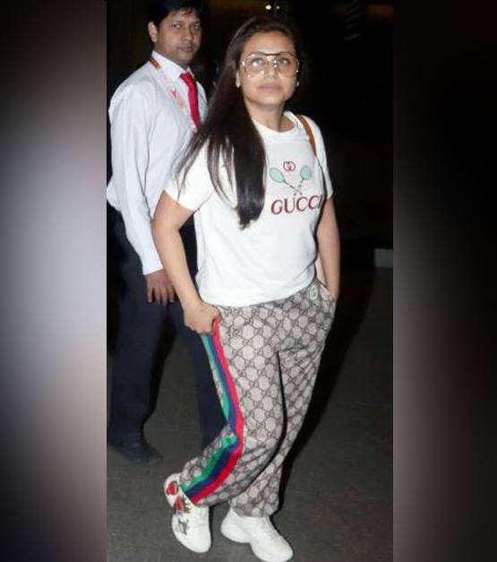 45 हजार की टी-शर्ट, 1 लाख से ज्यादा कीमत के पायजामे में एयरपोर्ट पर दिखीं रानी