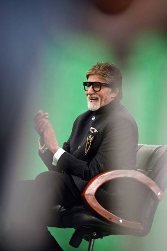 लखनऊ में लगा KBC का सेट, अमिताभ ने बताया कब शुरू होगा कौन बनेगा करोड़पत‍ि
