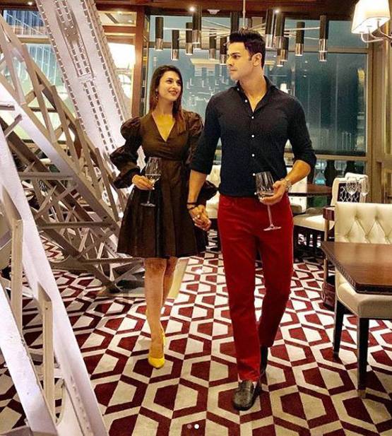 हॉस्पिटल में पति संग दिव्यांका ने यूं सेलिब्रेट की वेडिंग एनिवर्सरी, केक भी काटा