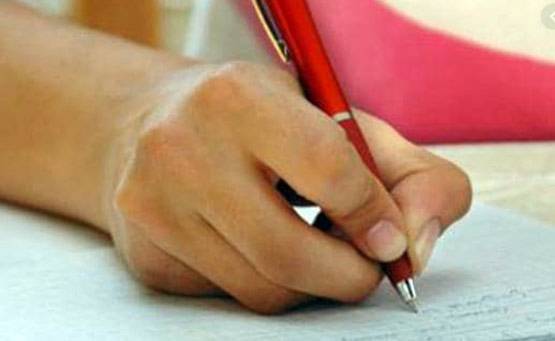 कोई चायवाला है तो कोई डॉक्टर, फ्री में ये देते हैं JEE-NEET की कोचिंग