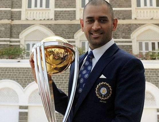 क्रिकेट ही नहीं फैशन में भी धुरंधर हैं धोनी, देखिए माही के 5 फेमस हेयरकट