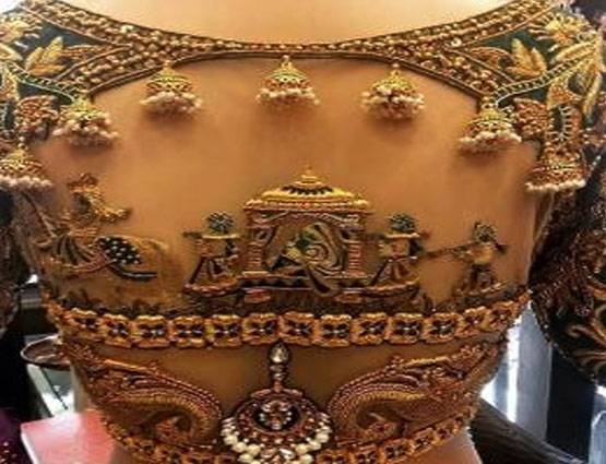 शादी में दिखना चाहती हैं सबसे अलग, तो ट्राई करें ये खूबसूरत डोली ब्लाउज