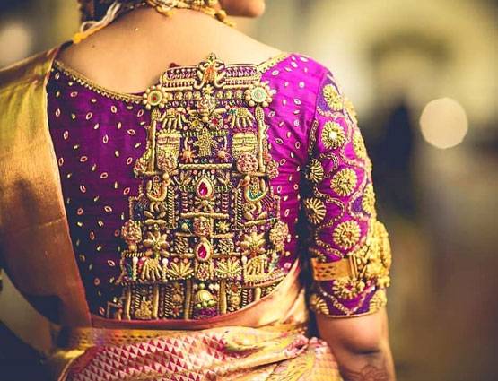 शादी में दिखना चाहती हैं सबसे अलग, तो ट्राई करें ये खूबसूरत डोली ब्लाउज