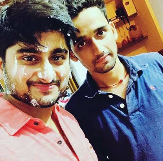 दीपक ठाकुर का फैमिली संग बर्थडे सेल‍िब्रेशन, ल‍िखा ये स्पेशल मैसेज