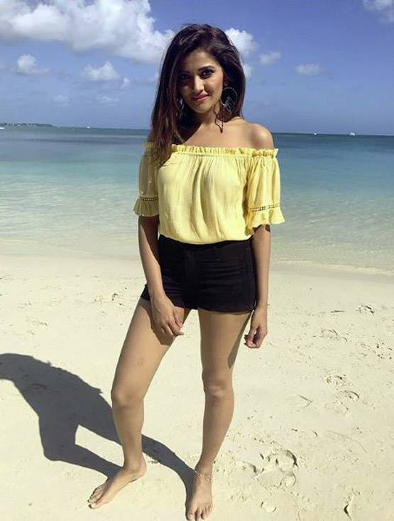 निमिशा मेहता ने लंदन से की है लॉ की पढ़ाई, ऋषि कपूर की फिल्म में आएंगी नजर