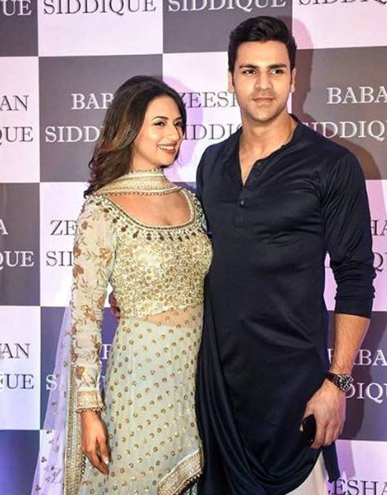 हॉस्पिटल में पति संग दिव्यांका ने यूं सेलिब्रेट की वेडिंग एनिवर्सरी, केक भी काटा