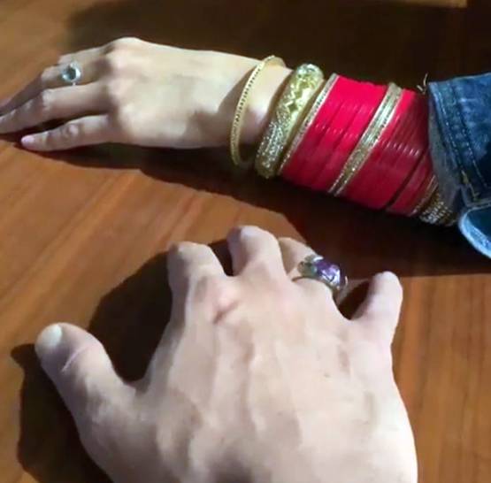 गुपचुप शादी के बाद हाथों में चूड़ा, मेहंदी लगाए दिखीं पूजा बत्रा, Photos