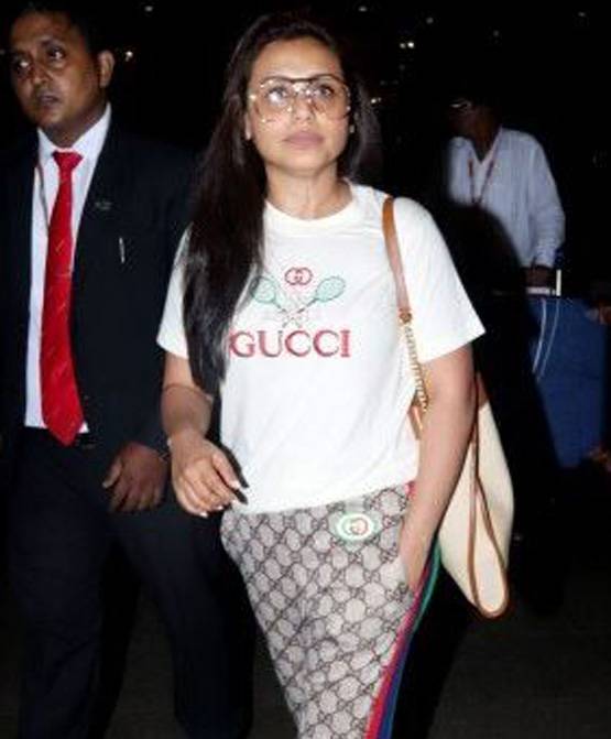 45 हजार की टी-शर्ट, 1 लाख से ज्यादा कीमत के पायजामे में एयरपोर्ट पर दिखीं रानी