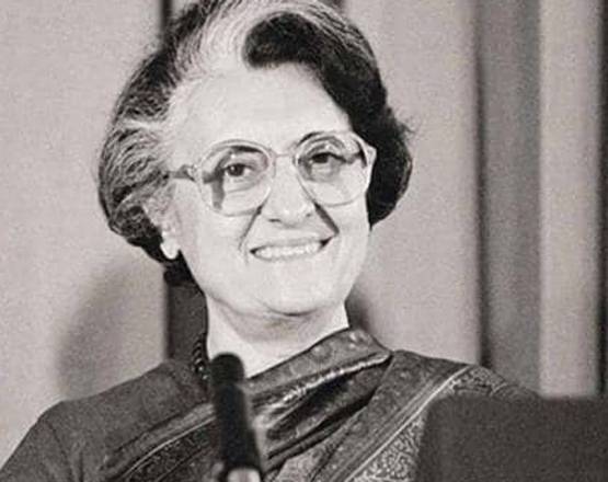 चांद से लौटते ही नील आर्मस्ट्रांग ने मांगी थी इंदिरा गांधी से माफी, ये थी वजह