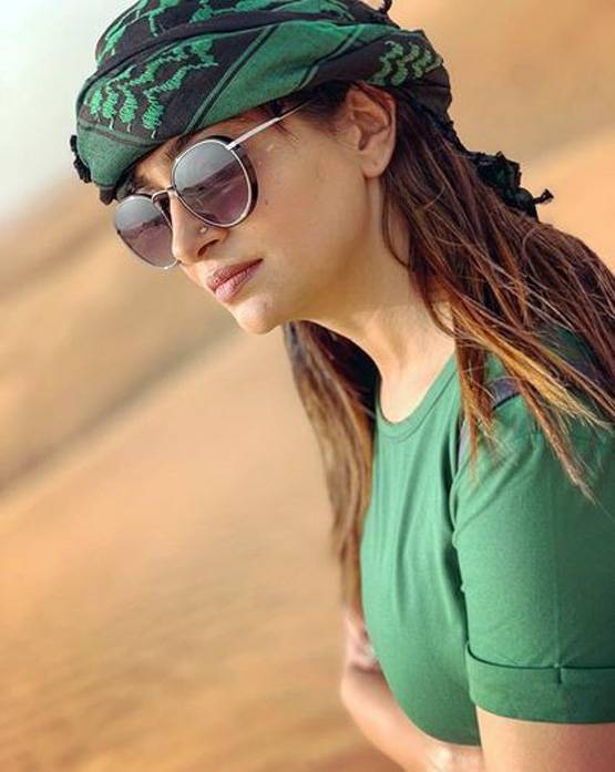 Viral Photos: टिप टिप बरसा पानी, छाता लेकर मस्ती करने निकलीं दीपिका कक्कड़