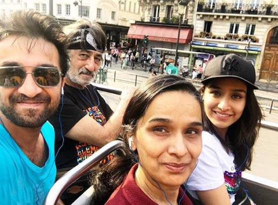 शक्ति कपूर ने साली को देख सुनाई शायरी, बताई अपनी दिलचस्प लव स्टोरी