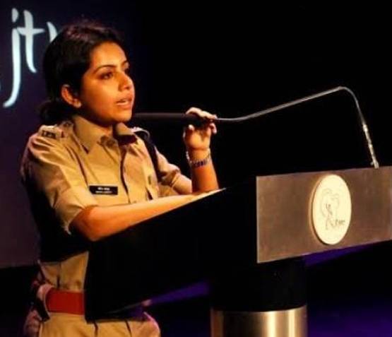 पुलिस-एजेंसी समझ रही थी RAPE को छोटा केस, ये IPS सऊदी से पकड़ लाईं आरोपी