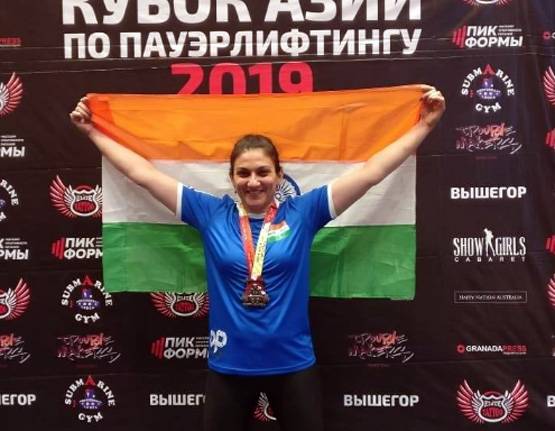 2 बच्चों की मां ने वेटलिफ्टिंग में जीते 4 गोल्ड मेडल, 47 साल है उम्र