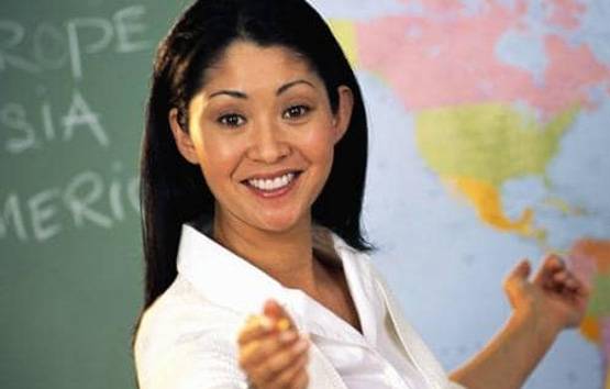 टीचर्स, स्टाफ नर्स के पदों पर भर्ती, 19,000 से 2,00,000 तक मिलेगी सैलरी