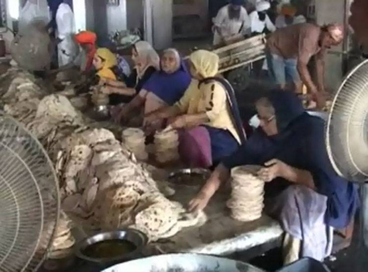 ये है देश की सबसे बड़ी रसोई, दो लाख लोग छकते हैं लंगर