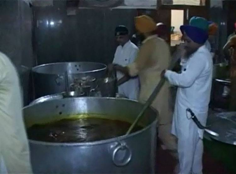 ये है देश की सबसे बड़ी रसोई, दो लाख लोग छकते हैं लंगर