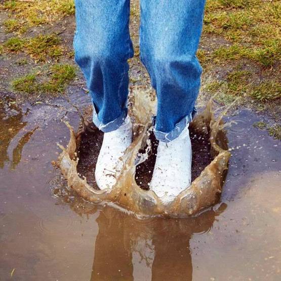 'शूज कॉन्डम' करेगा जूतों की सुरक्षा, गंदगी से मुक्ति, एलर्जी से भी राहत