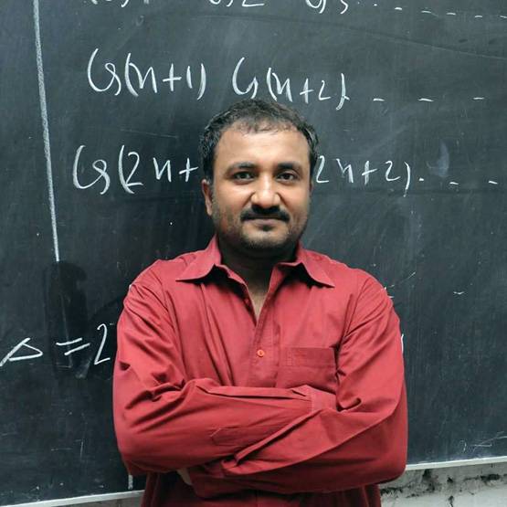 आनंद कुमार: 'सुपर 30' का असली हीरो, कम फिल्मी नहीं है इनकी कहानी