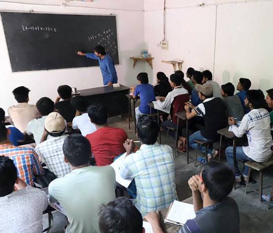 आनंद कुमार: 'सुपर 30' का असली हीरो, कम फिल्मी नहीं है इनकी कहानी