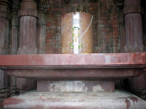 सावन में करें महादेव के दर्शन, यहां है दुनिया का सबसे बड़ा शिवलिंग