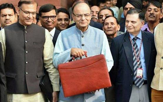 बजट ब्रीफकेस लाने की दिलचस्प कहानी, ऐसे शुरू हुई थी परंपरा