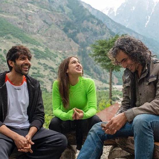 कार्तिक आर्यन को मिस कर रहीं सारा, तस्वीरें शेयर कर लिखा इमोशनल मैसेज