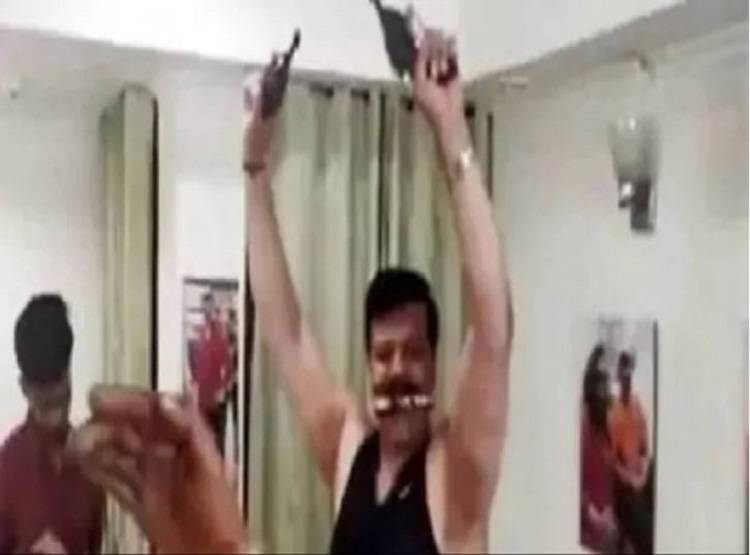 BJP के इन नेताओं ने दो महीनों में करवाई सबसे बड़ी पार्टी की किरकिरी