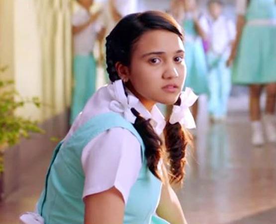 र‍ियल लाइफ में ग्लैमरस हैं ये उन दिनों की बात है की सीधी-सादी नैना, PHOTOS