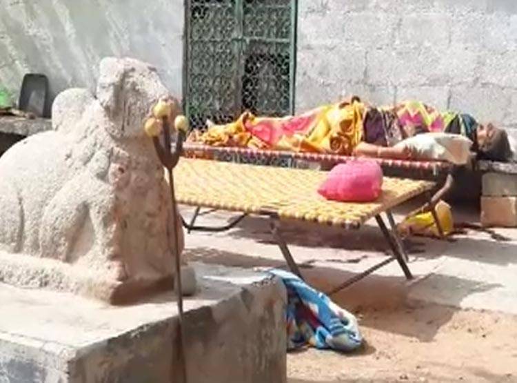 गुप्त खजाने के लिए 3 की नरबलि, गर्दन काटकर खून शिवलिंग पर चढ़ाया