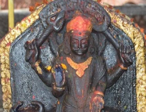 नौकरी को लेकर बढ़ रही चिंता? इस सावन ये उपाय करने से दूर होंगे संकट