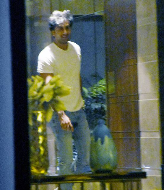 लव रंजन के ऑफिस के बाहर नजर आए दीपिका-रणबीर, पर्दे पर फिर दिखेंगे साथ?