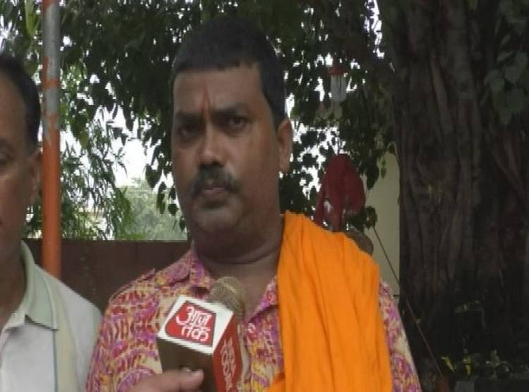 गजनी ने शिवलिंग पर लिखवा दिया था 'कलमा', सांप करता है सुरक्षा