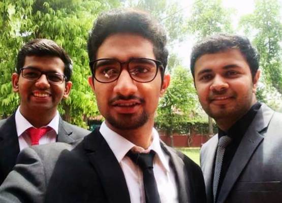 पिता भाई को खोकर भी नहीं टूटा हौसला, पहली कोशिश में IAS बना ये शख्स