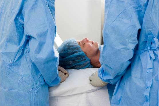 पति के पुरुषों से थे रिश्ते, पत्नी को हुआ AIDS तो मांगा 42 लाख हर्जाना