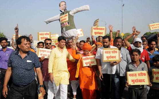 'जेनेवा' से बचे थे अभिनंदन, क्या 'वियना' से वापस आएंगे कुलभूषण?