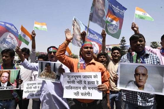 'जेनेवा' से बचे थे अभिनंदन, क्या 'वियना' से वापस आएंगे कुलभूषण?