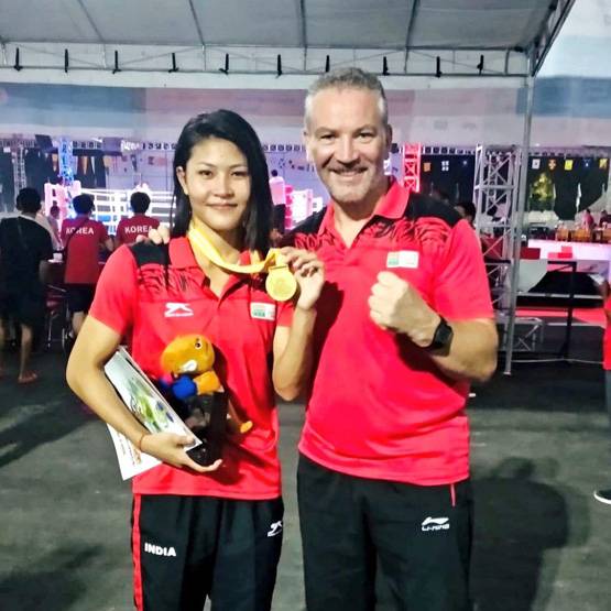 सब्जी बेचकर बेटी को बनाया बॉक्सर, बेटी गोल्ड लाई तो मां ने कहे ये शब्द