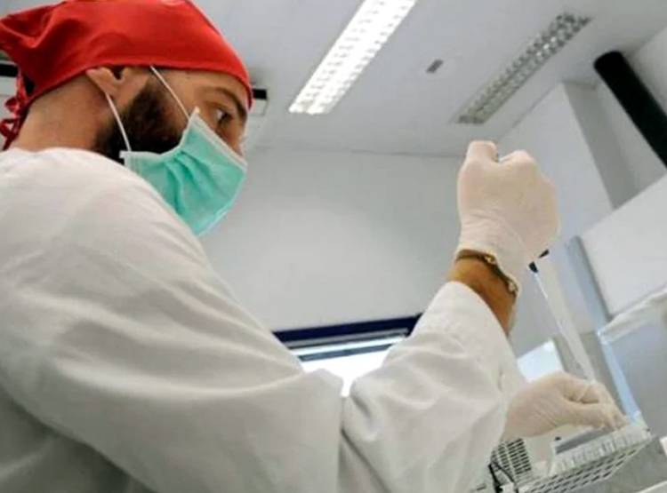 बुखार की जांच, आदमी को बताया गर्भवती, डॉक्टर क्ल‍िन‍िक बंद कर फरार