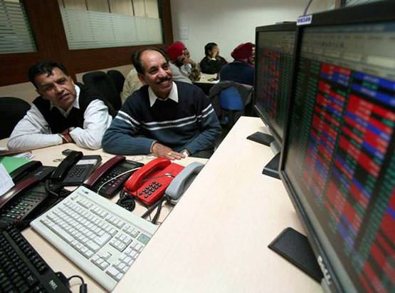 1 लाख हुए 10 साल में 13 करोड़, ये है 'पाइप से धन बरसाने वाली' कंपनी