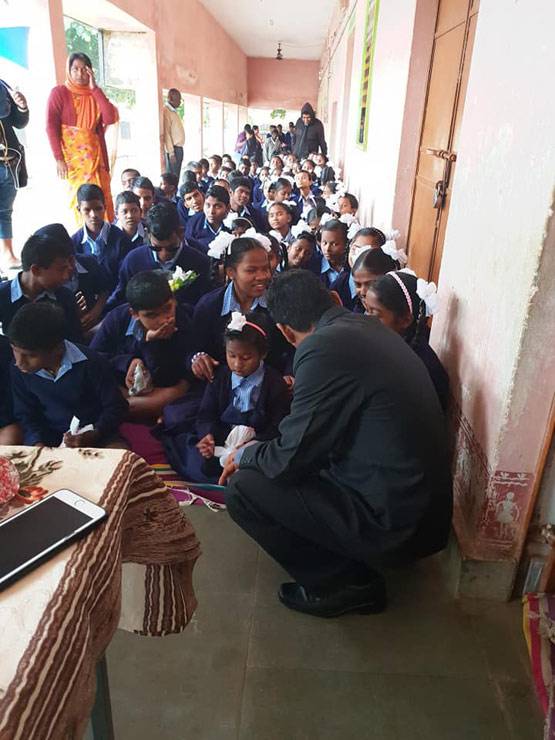 वो अफसर जिसके साइंटिस्ट से IAS बनने की कहानी है बेहद दिलचस्प