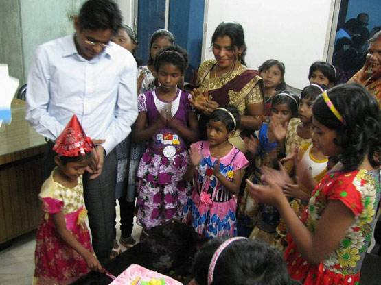 वो अफसर जिसके साइंटिस्ट से IAS बनने की कहानी है बेहद दिलचस्प