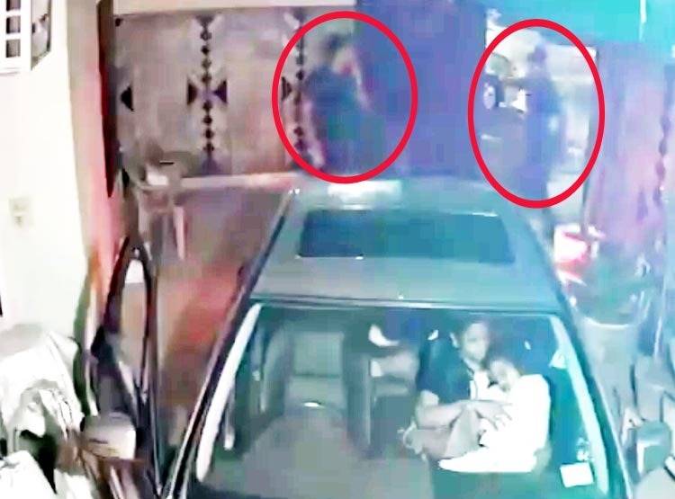 घर में घुस बंदूक की नोंक पर बदमाशों ने की लूट, देखें CCTV फुटेज