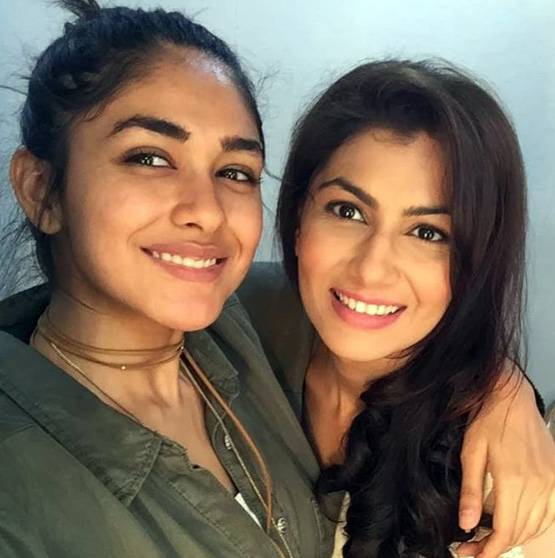 भारत ही नहीं, इंडोनेशिया का भी फेमस चेहरा हैं ऋतिक रोशन की ये हीरोइन