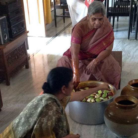 मशहूर अर्थशास्त्री हैं वित्त मंत्री के पति, जानें क्या करती हैं बेटी