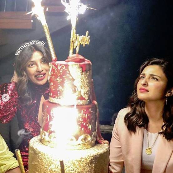 माथे पर सिंदूर, शॉर्ट ड्रेस, बर्थडे पार्टी में कुछ ऐसा था प्रियंका चोपड़ा का लुक