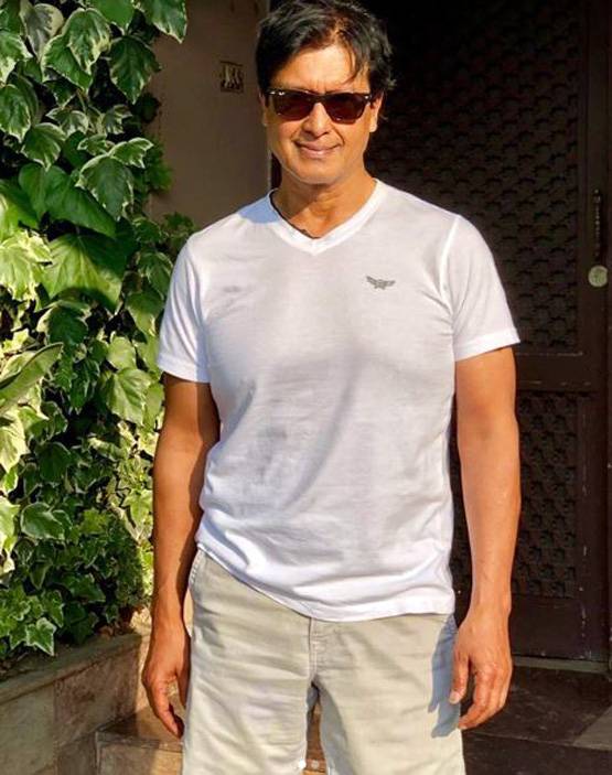 ये हैं नेपाली सिनेमा के 'अमिताभ', 22 साल छोटी मॉडल से की थी शादी