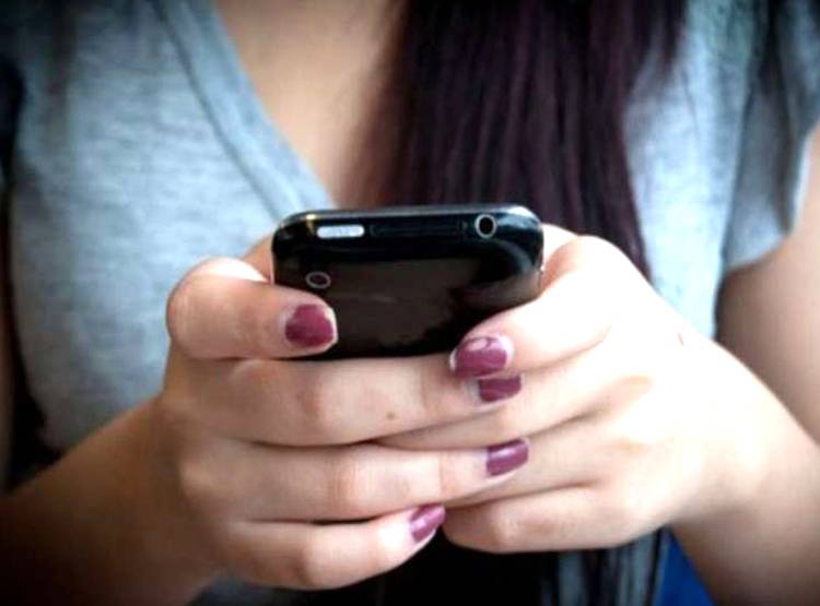 नशा देकर मामा ने भांजी से बनाए संबंध, वीड‍ियो वायरल करने की धमकी