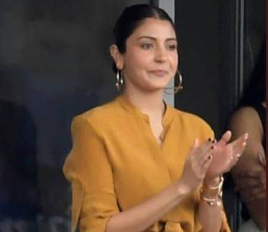 वर्ल्ड कप मैच में दूर रहीं कोहली-रोहित की पत्नियां, फैंस हुए हैरान