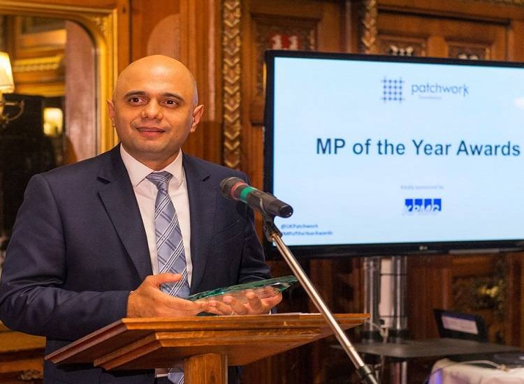 ब्रिटेन की राजनीति में ऐसे छाया एक पाकिस्तानी बस ड्राइवर का बेटा